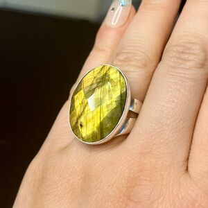 Stella & Dot Odyssey Labradorite
Adjustable Statement Ring